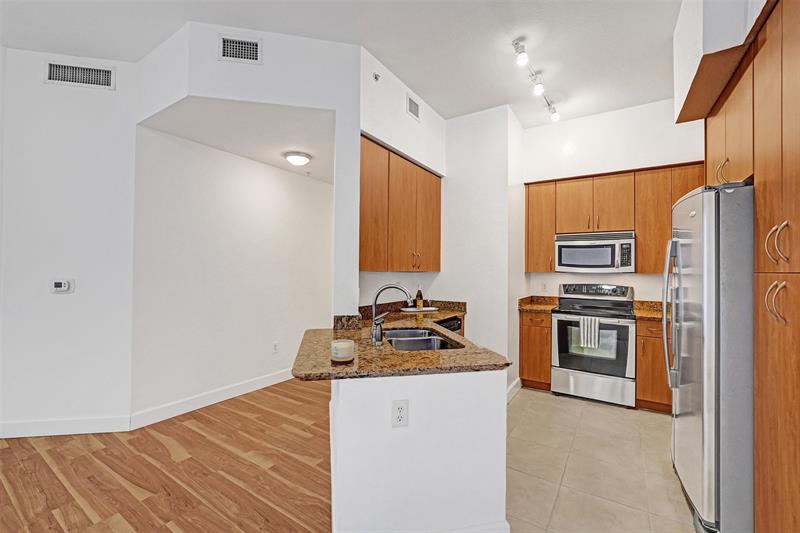 Image 10 of 33 For 1830 Radius Dr  1317