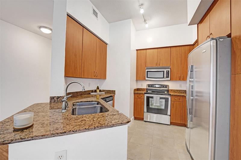 Image 3 of 33 For 1830 Radius Dr  1317