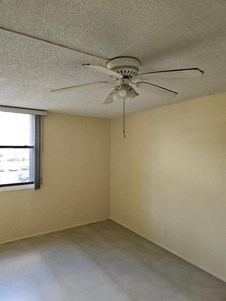 Image 10 of 13 For 2701 Riverside Dr  217b