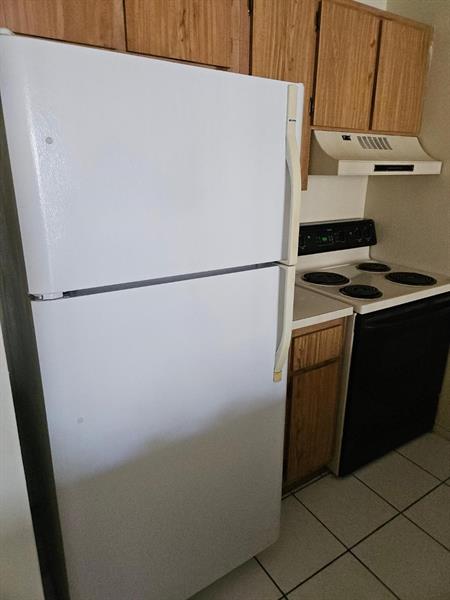 Image 8 of 13 For 2701 Riverside Dr  217b