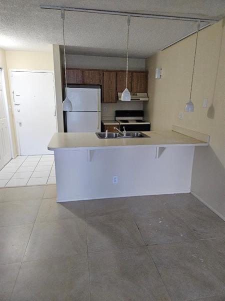 Image 9 of 13 For 2701 Riverside Dr  217b