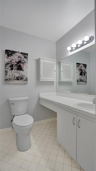 Image 14 of 16 For 7554 Stirling Rd  201