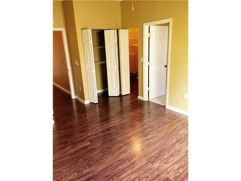 Image 10 of 13 For 8320 Santa Monica Ave