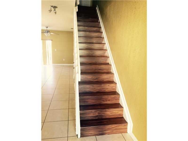 Image 11 of 13 For 8320 Santa Monica Ave