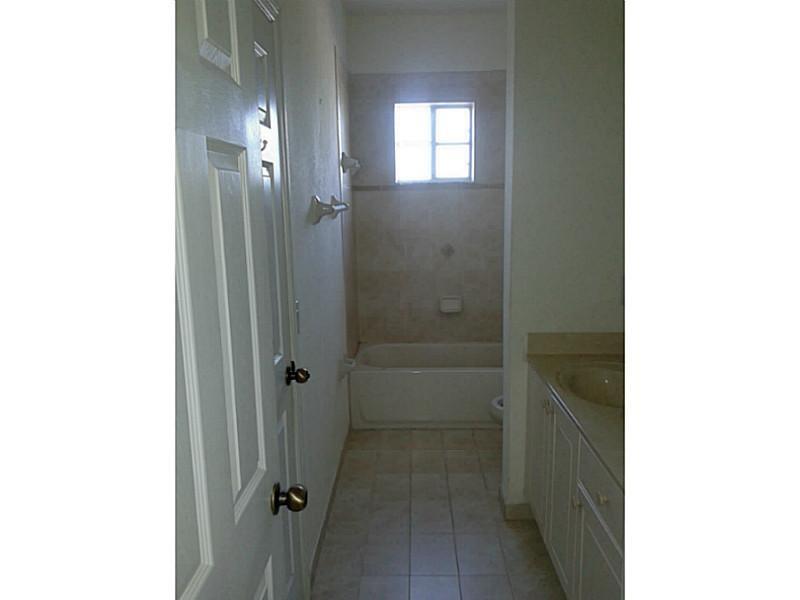 Image 6 of 13 For 8320 Santa Monica Ave