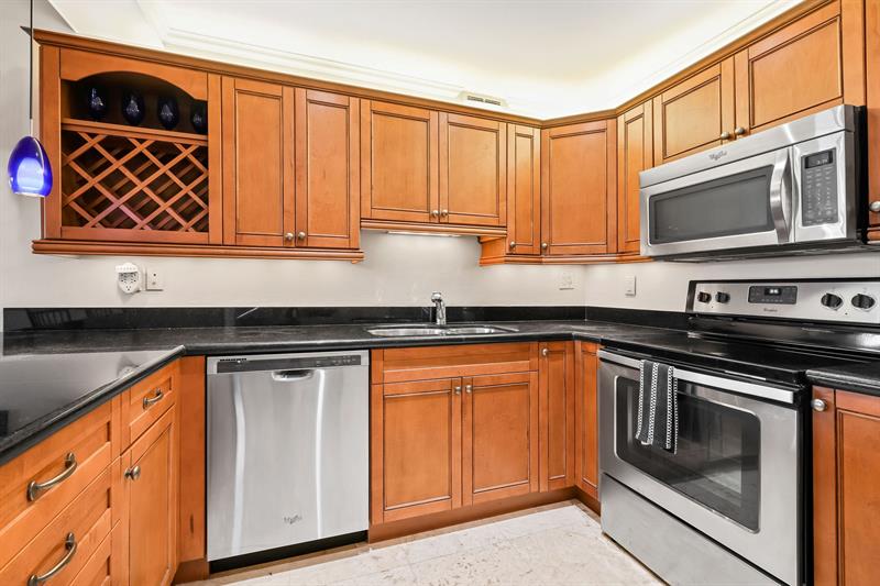 Image 17 of 69 For 200 Birch Rd  908