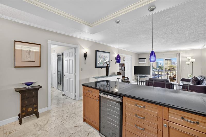 Image 18 of 69 For 200 Birch Rd  908