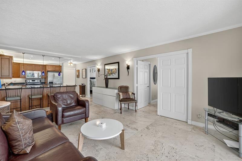 Image 20 of 69 For 200 Birch Rd  908