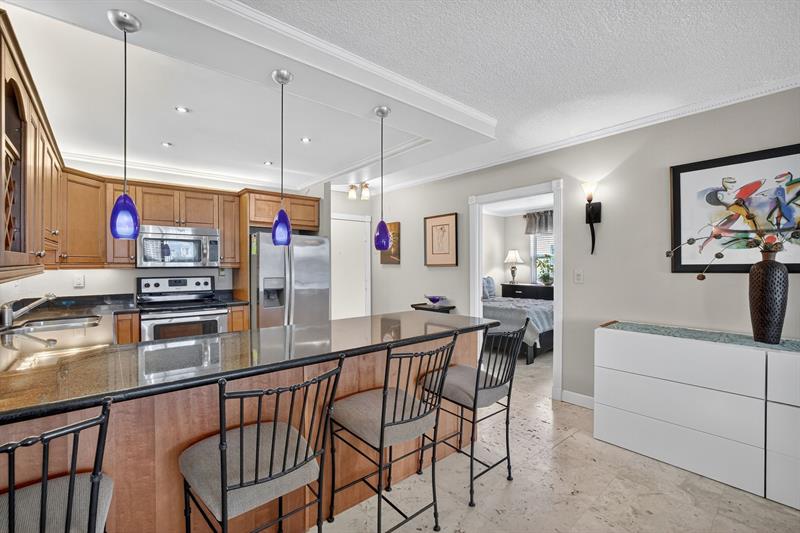 Image 22 of 69 For 200 Birch Rd  908