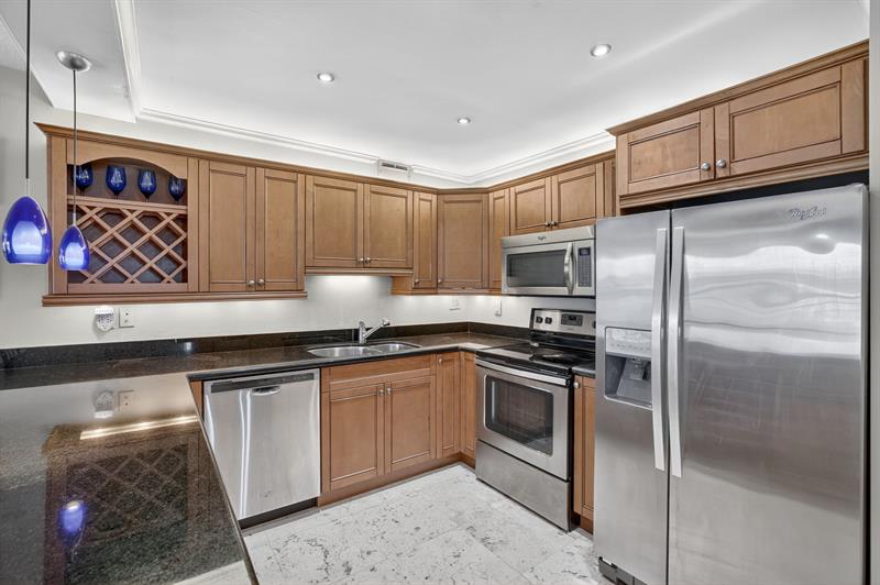 Image 28 of 69 For 200 Birch Rd  908