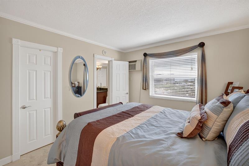 Image 30 of 69 For 200 Birch Rd  908