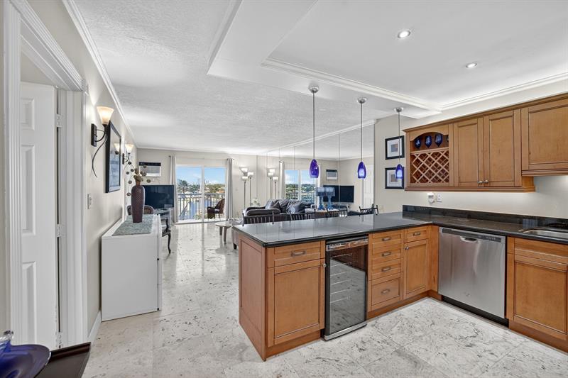 Image 5 of 69 For 200 Birch Rd  908