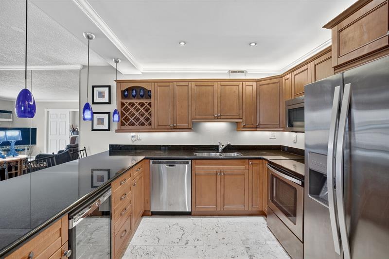 Image 7 of 69 For 200 Birch Rd  908