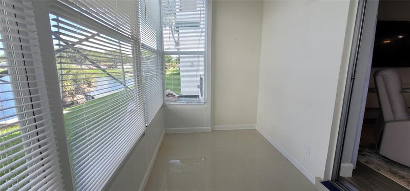 Image 19 of 43 For 4751 21 St  112