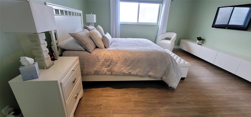 Image 29 of 43 For 4751 21 St  112