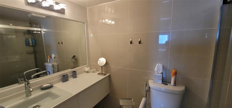 Image 35 of 43 For 4751 21 St  112