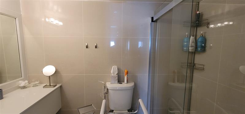 Image 36 of 43 For 4751 21 St  112