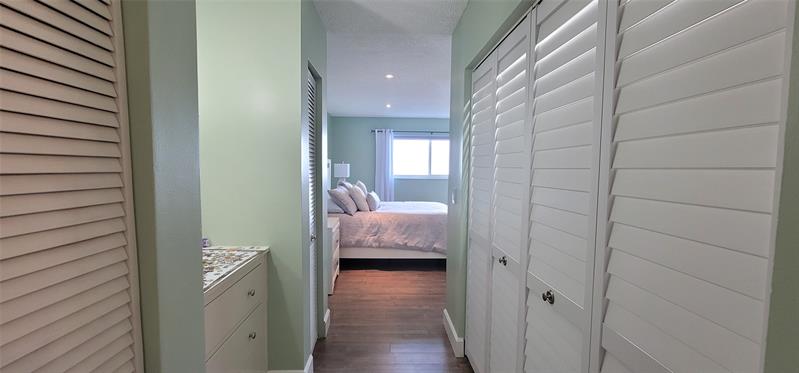 Image 38 of 43 For 4751 21 St  112