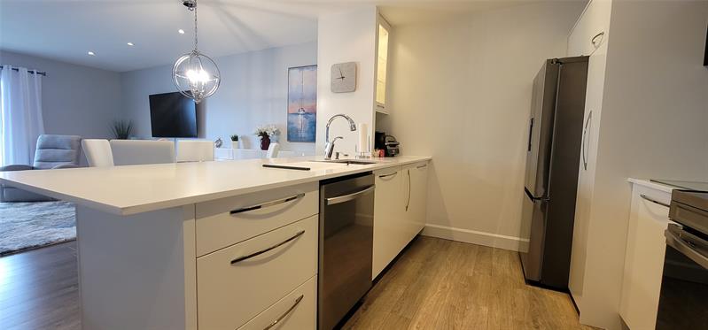 Image 40 of 43 For 4751 21 St  112