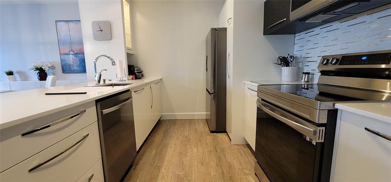 Image 8 of 43 For 4751 21 St  112