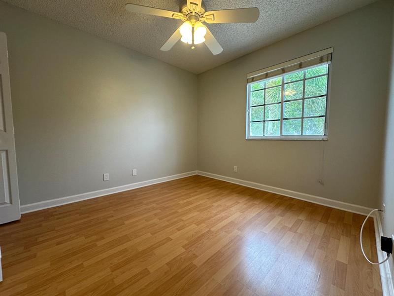 Image 21 of 29 For 1436 47th Ave