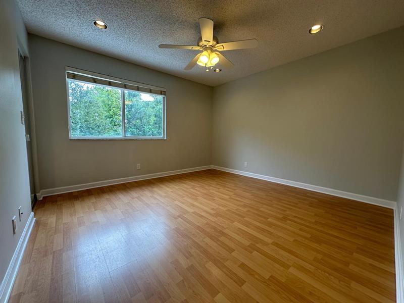 Image 25 of 29 For 1436 47th Ave