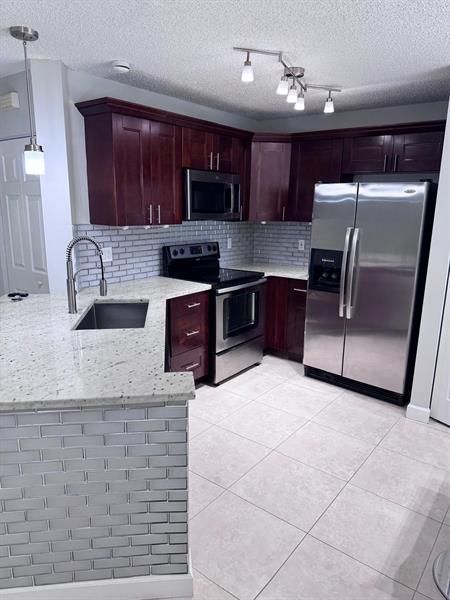 Image 4 of 29 For 1436 47th Ave