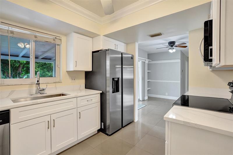 Image 10 of 49 For 7741 1st St  