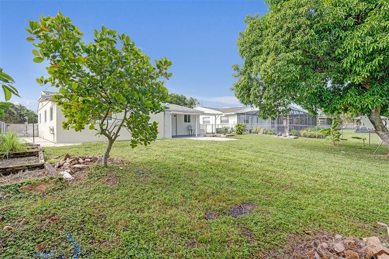 Image 39 of 49 For 7741 1st St  