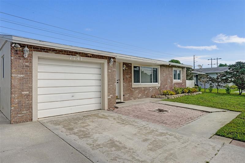 Image 43 of 49 For 7741 1st St  