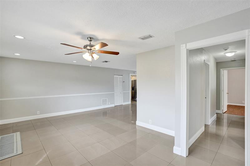 Image 5 of 49 For 7741 1st St  