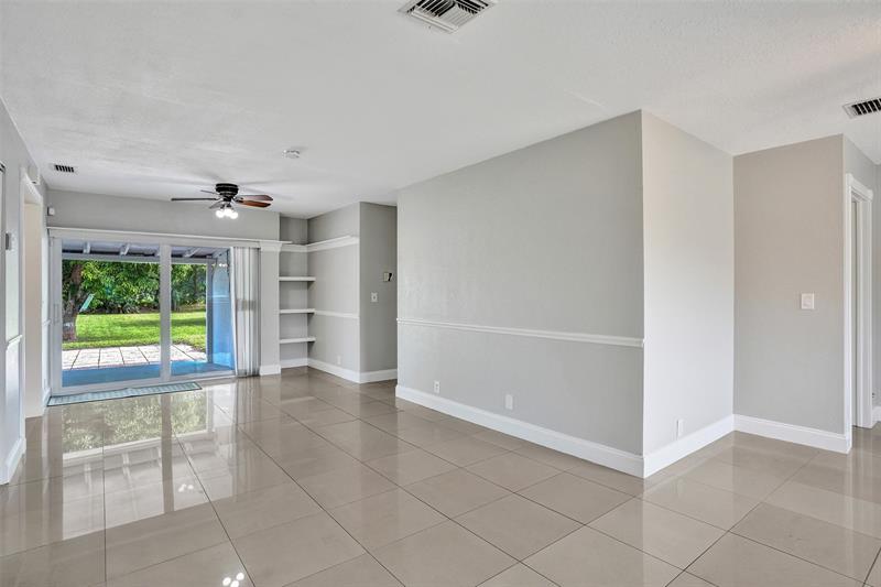 Image 6 of 49 For 7741 1st St  