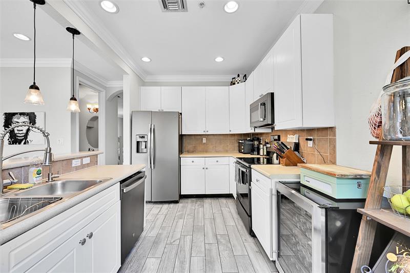 Image 9 of 25 For 2851 Prospect Rd  1202