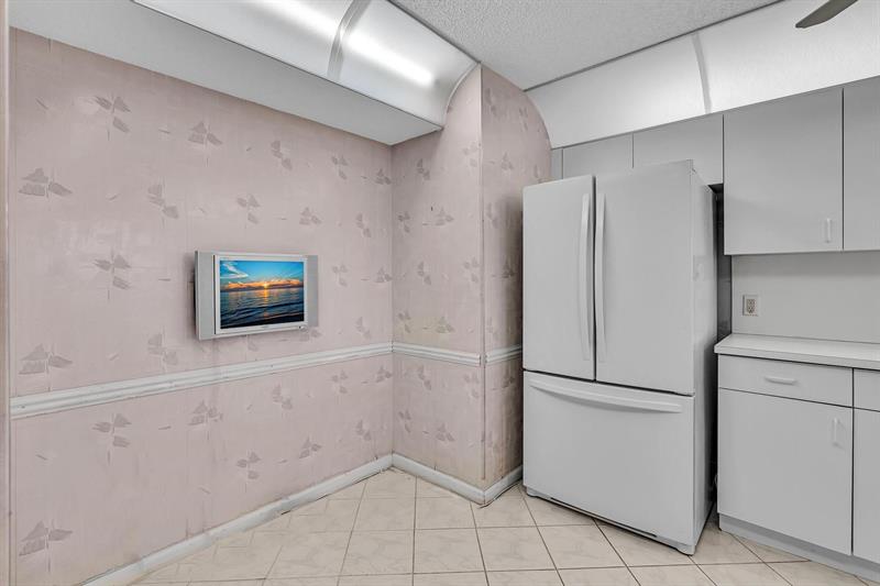 Image 10 of 83 For 7377 Granville Dr  311