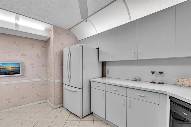 Image 13 of 83 For 7377 Granville Dr  311