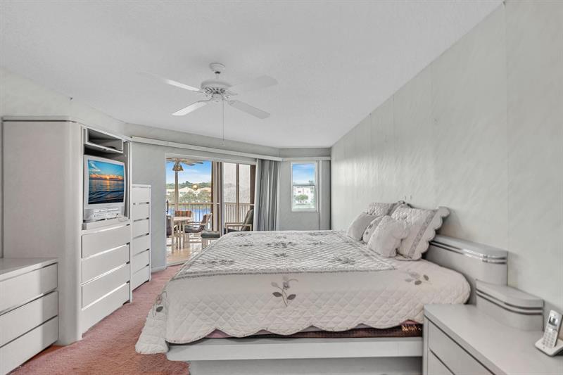 Image 28 of 83 For 7377 Granville Dr  311