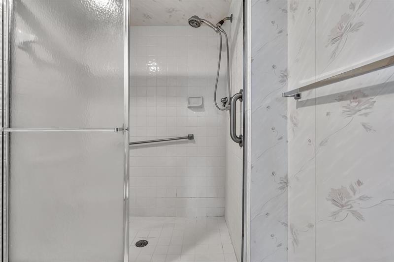 Image 31 of 83 For 7377 Granville Dr  311