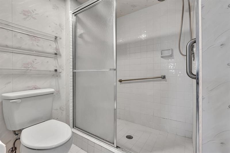 Image 32 of 83 For 7377 Granville Dr  311