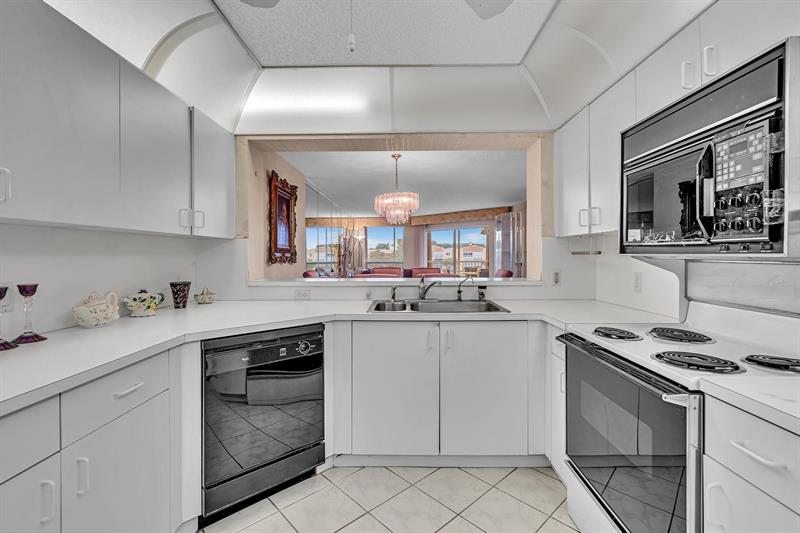 Image 7 of 83 For 7377 Granville Dr  311