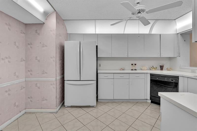 Image 8 of 83 For 7377 Granville Dr  311