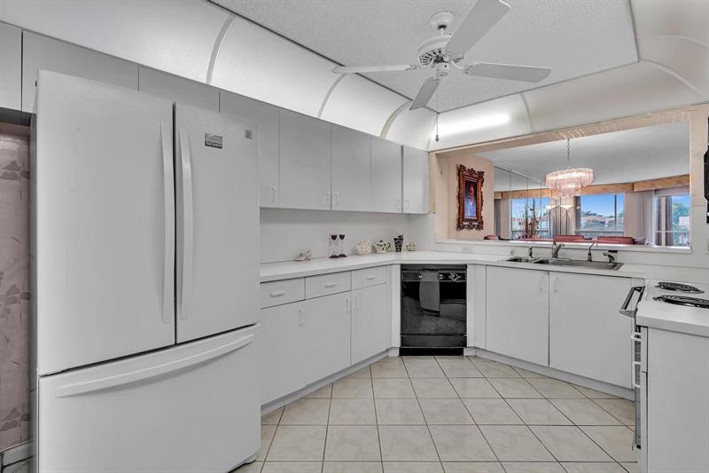 Image 9 of 83 For 7377 Granville Dr  311