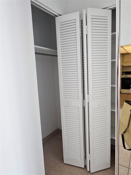 Image 18 of 18 For 1985 Ocean Dr  20d