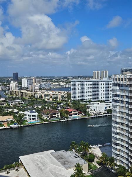 Image 4 of 18 For 1985 Ocean Dr  20d