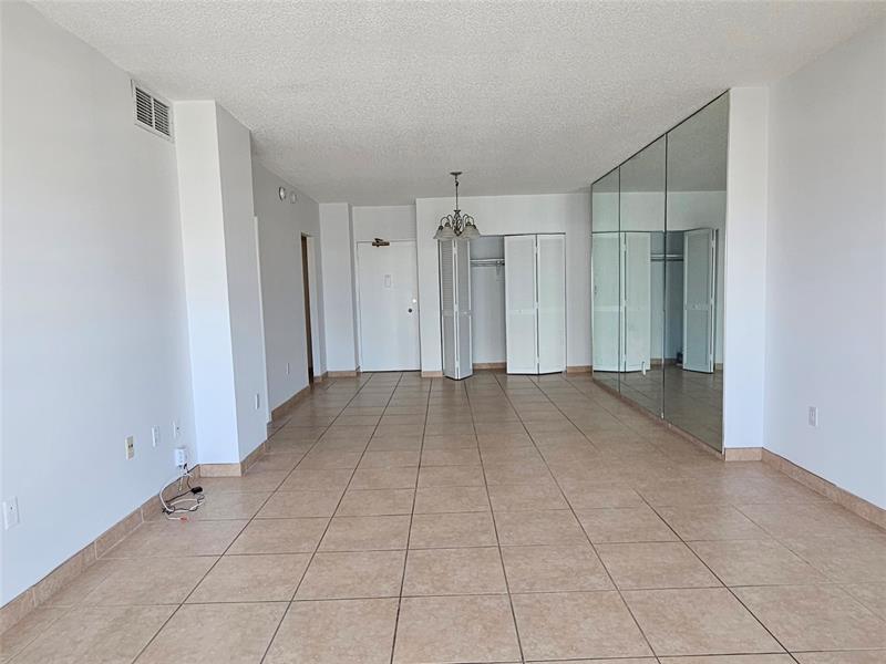 Image 9 of 18 For 1985 Ocean Dr  20d