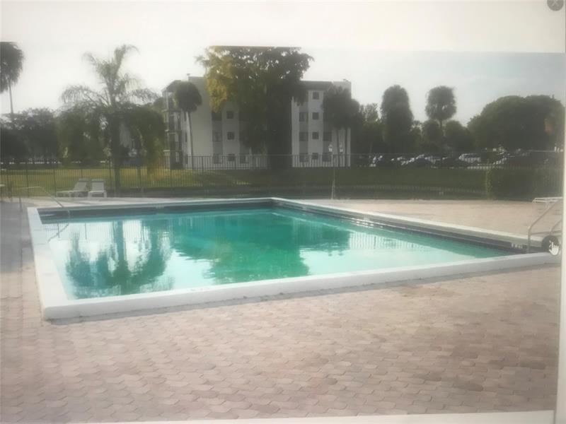 Image 5 of 13 For 3710 Pine Island Rd  314