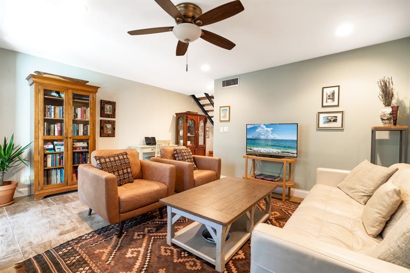 Image 10 of 34 For 658 Kensington Pl  11b