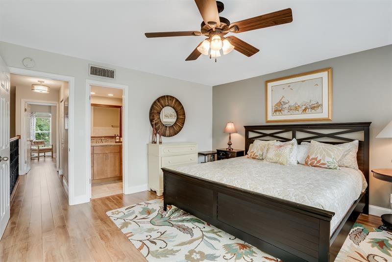 Image 16 of 34 For 658 Kensington Pl  11b