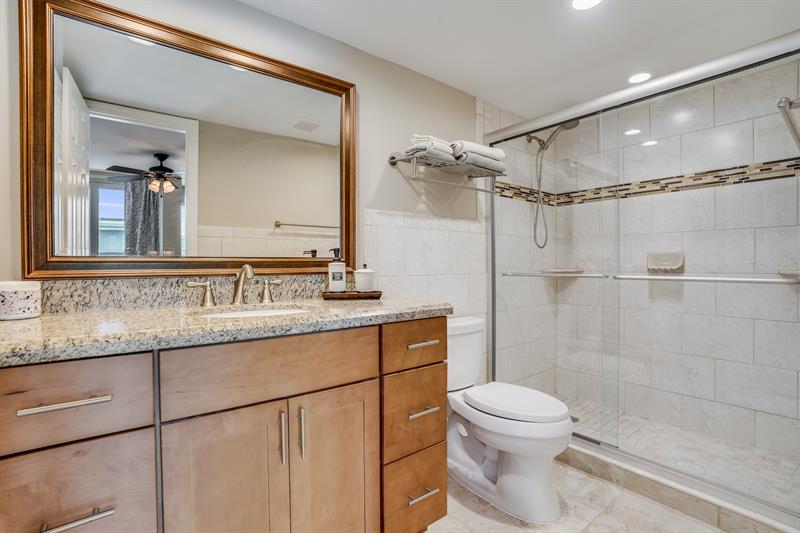 Image 17 of 34 For 658 Kensington Pl  11b