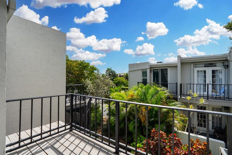 Image 19 of 34 For 658 Kensington Pl  11b