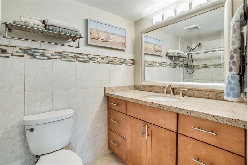 Image 21 of 34 For 658 Kensington Pl  11b